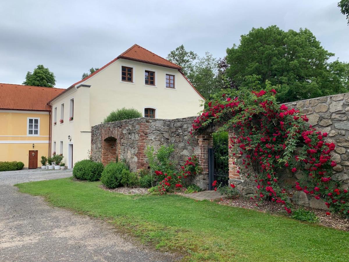 Zamek Jindrichovice Hotell Kolinec Exteriör bild