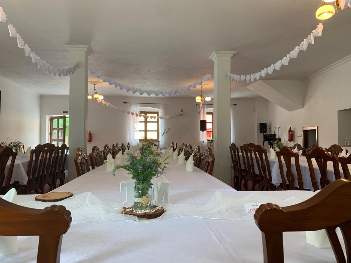 Zamek Jindrichovice Hotell Kolinec Exteriör bild