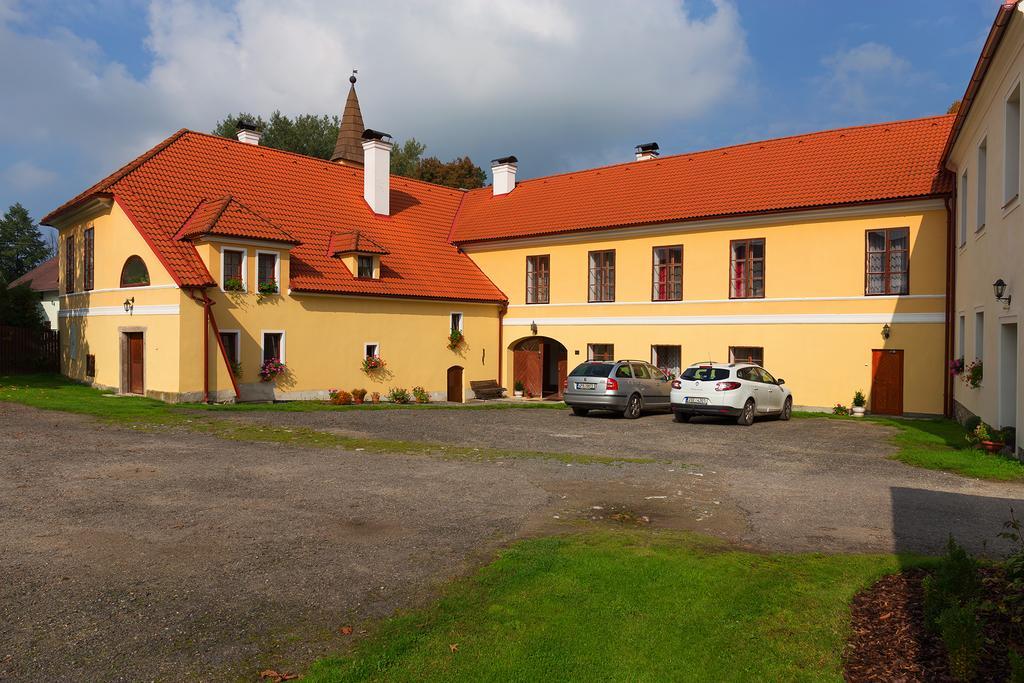 Zamek Jindrichovice Hotell Kolinec Exteriör bild