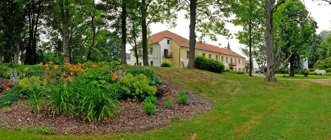 Zamek Jindrichovice Hotell Kolinec Exteriör bild