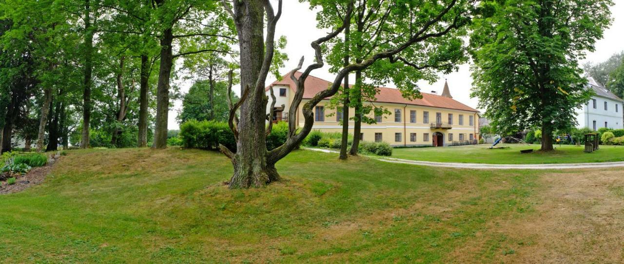 Zamek Jindrichovice Hotell Kolinec Exteriör bild